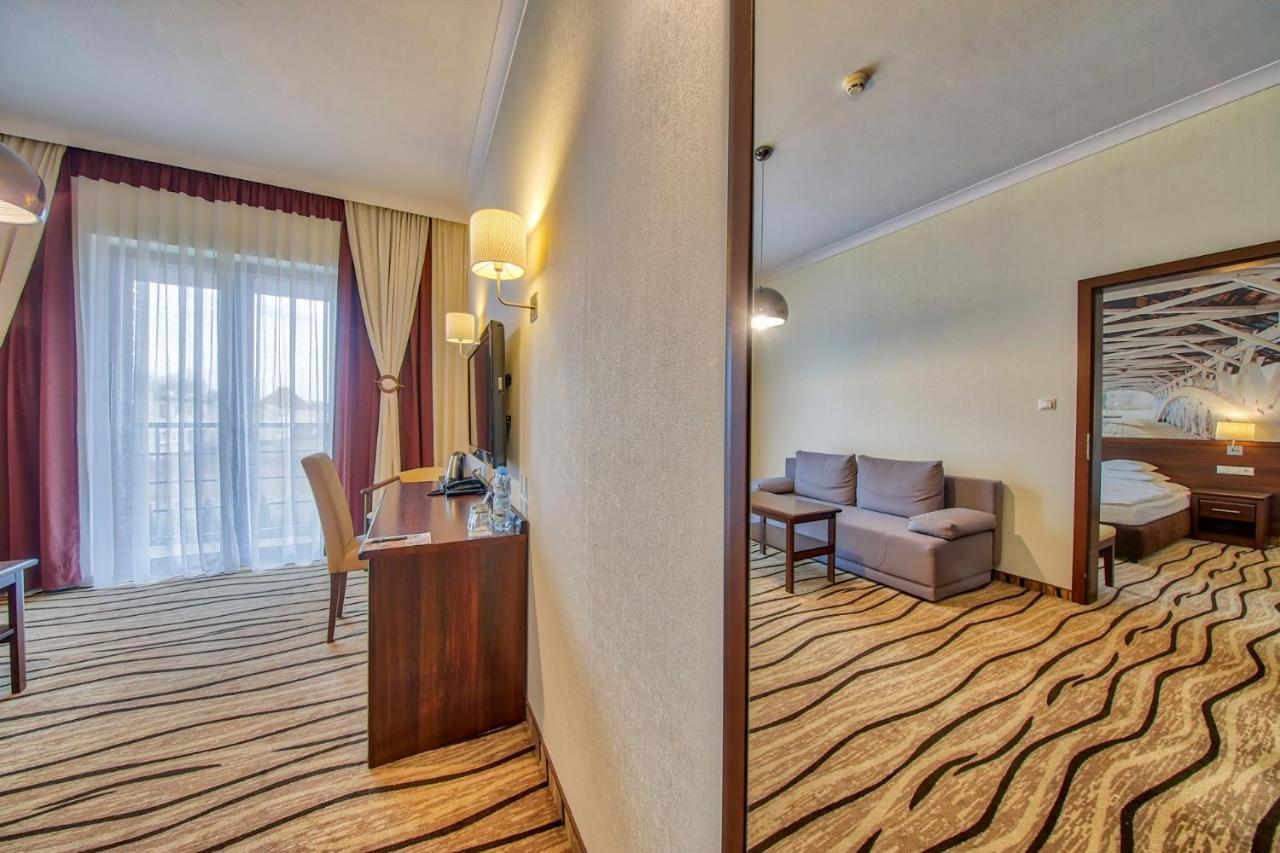 Hotel Arkas Prószków Exterior foto